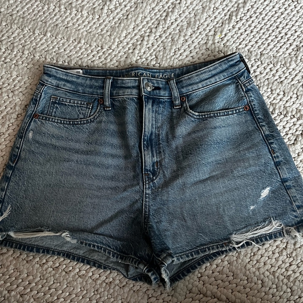 American Eagle Mom short